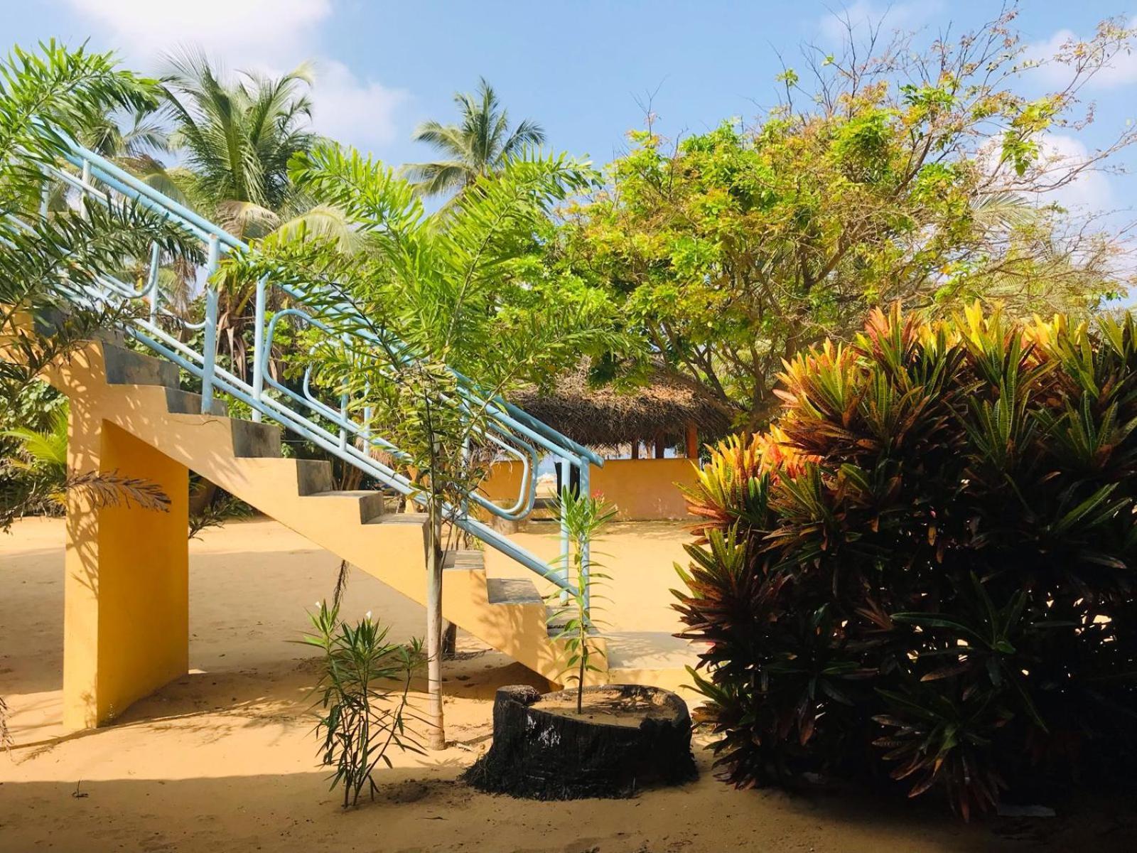 Dolphin Village Alankuda Luaran gambar