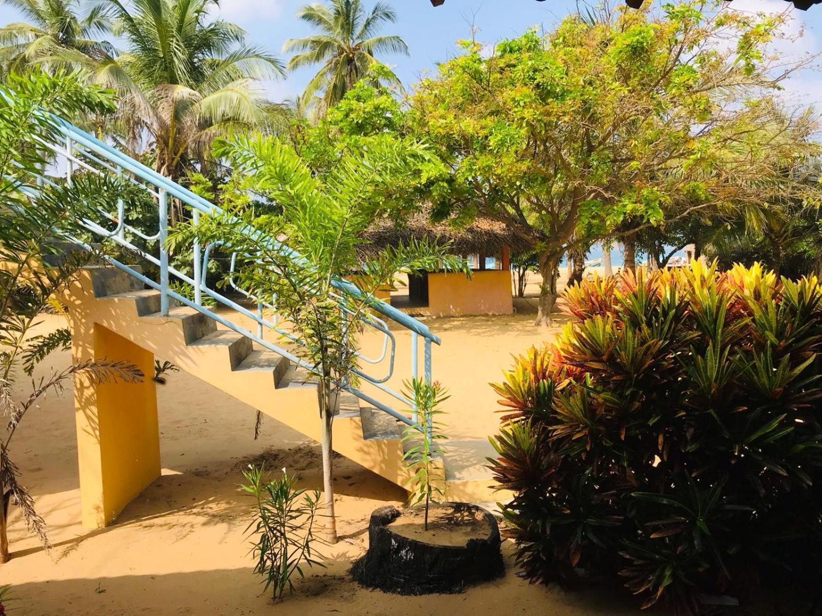 Dolphin Village Alankuda Luaran gambar
