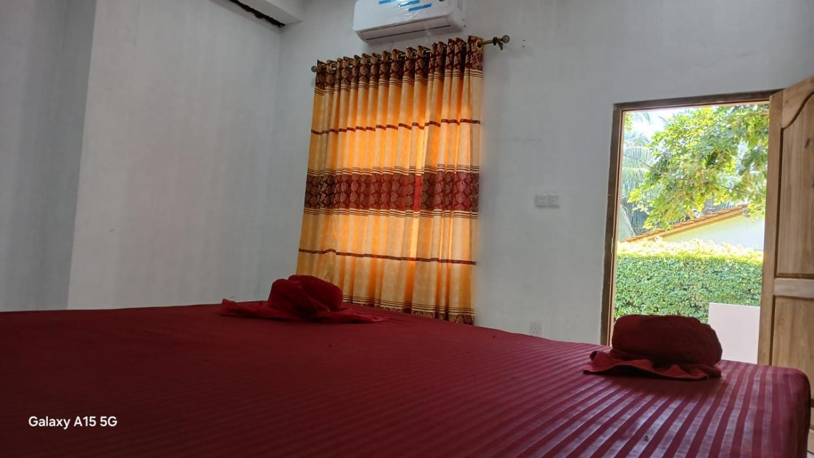 Dolphin Village Alankuda Luaran gambar