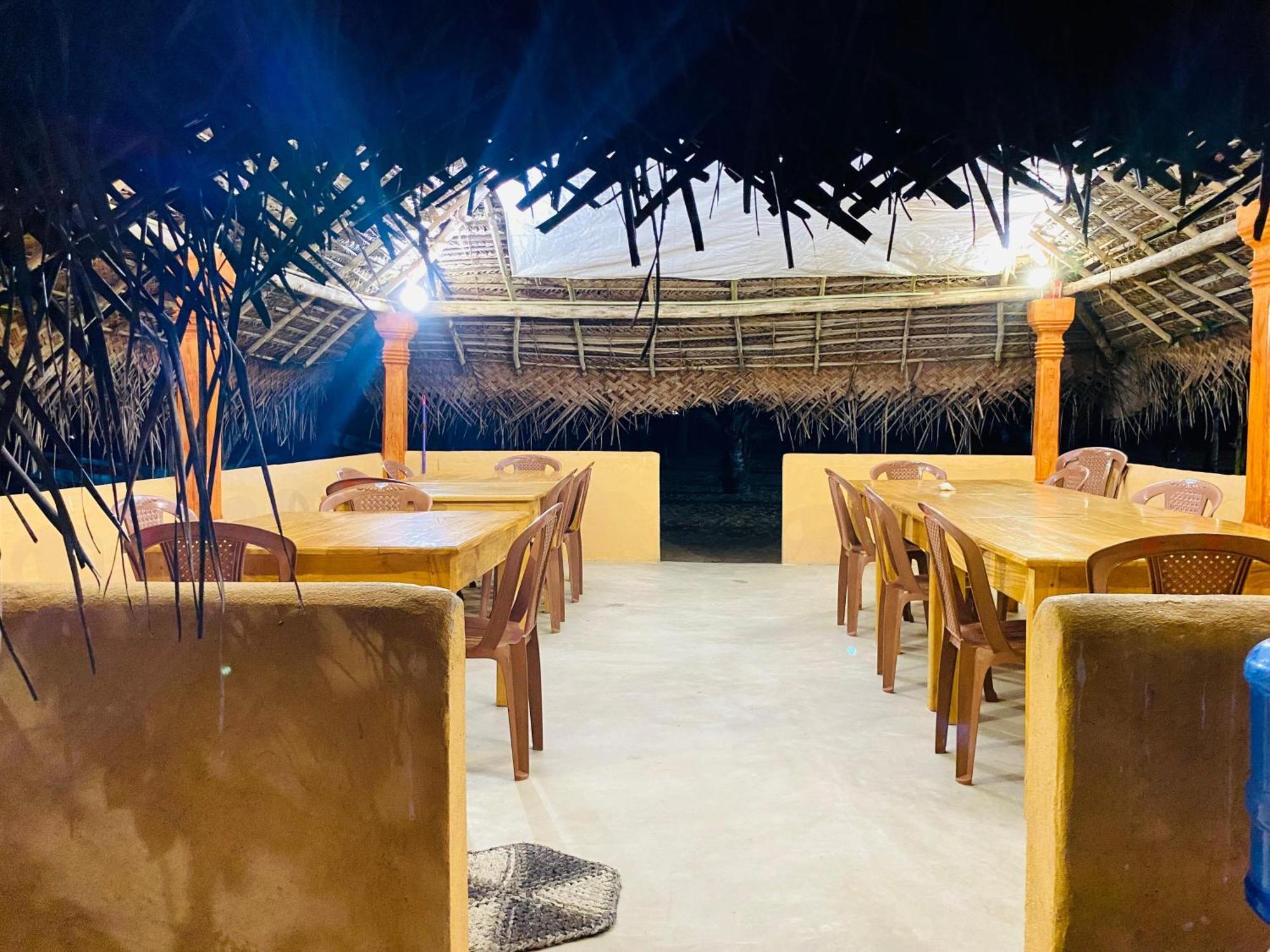 Dolphin Village Alankuda Luaran gambar