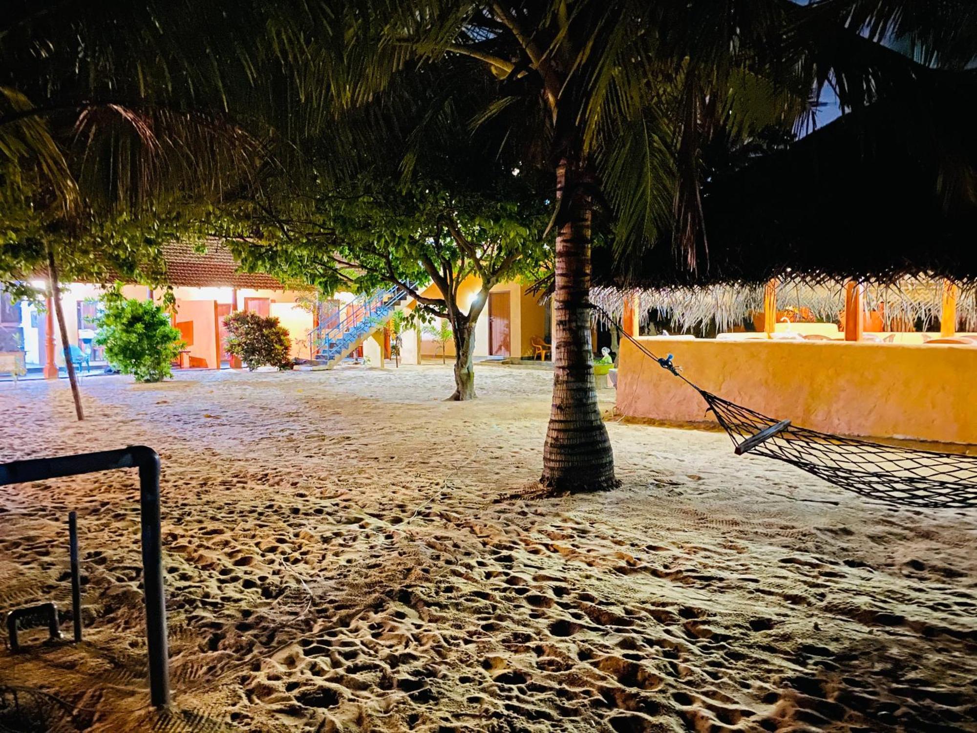 Dolphin Village Alankuda Luaran gambar