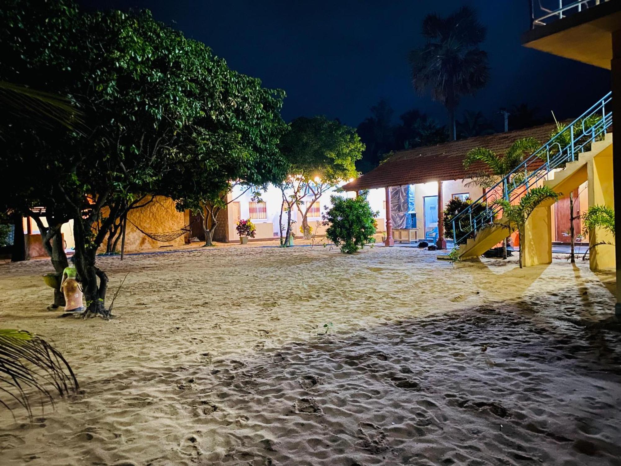 Dolphin Village Alankuda Luaran gambar