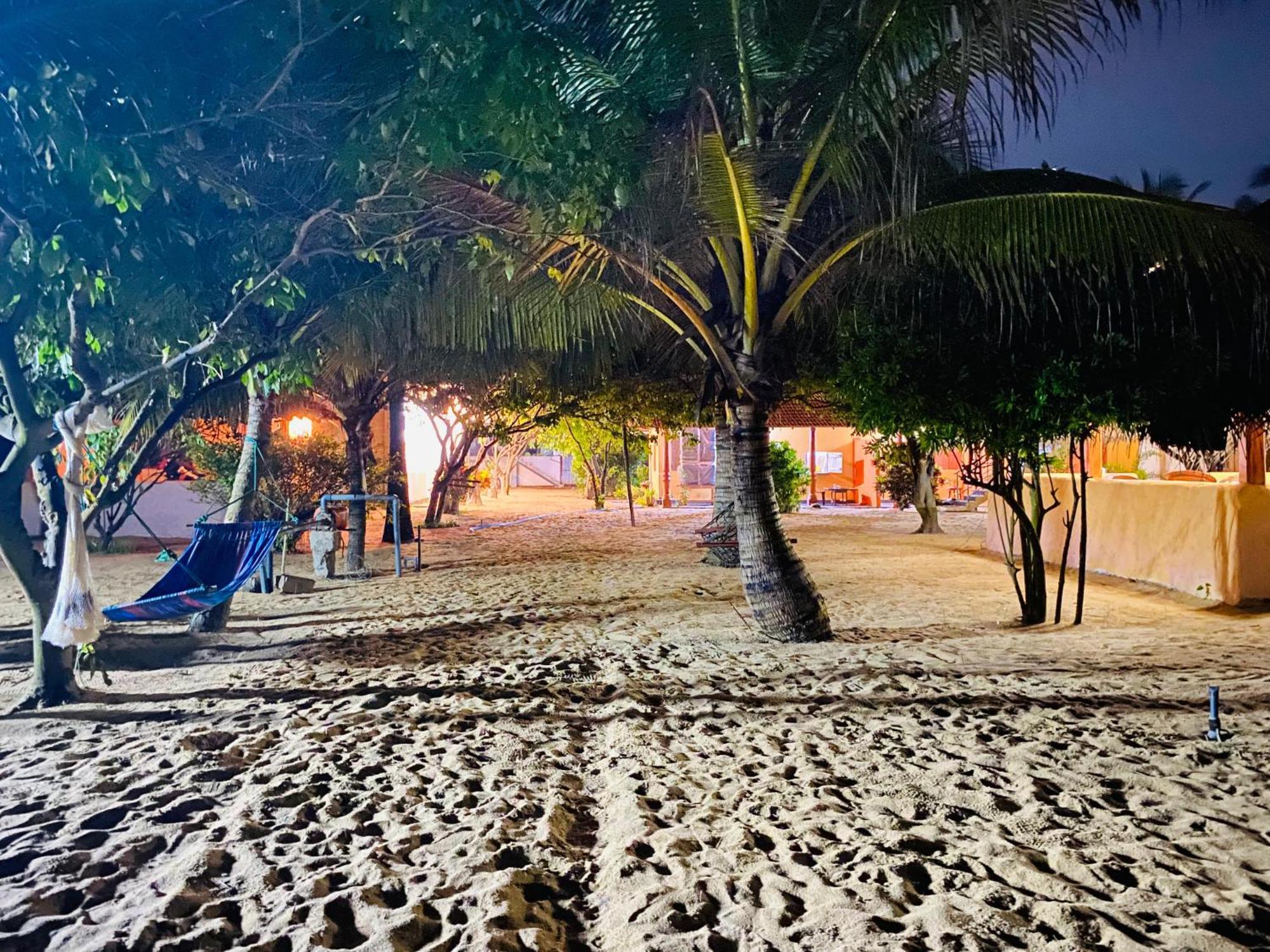 Dolphin Village Alankuda Luaran gambar